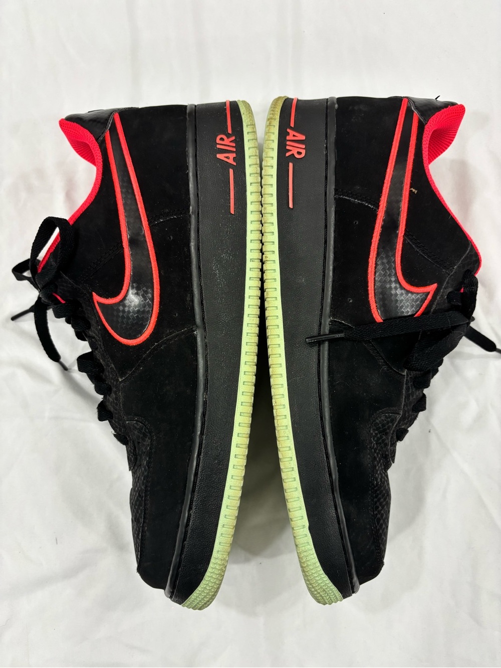 Nike Air Force 1 Low Yeezy Black Carbon
Fiber Solar Red 488298-048 Sz 12